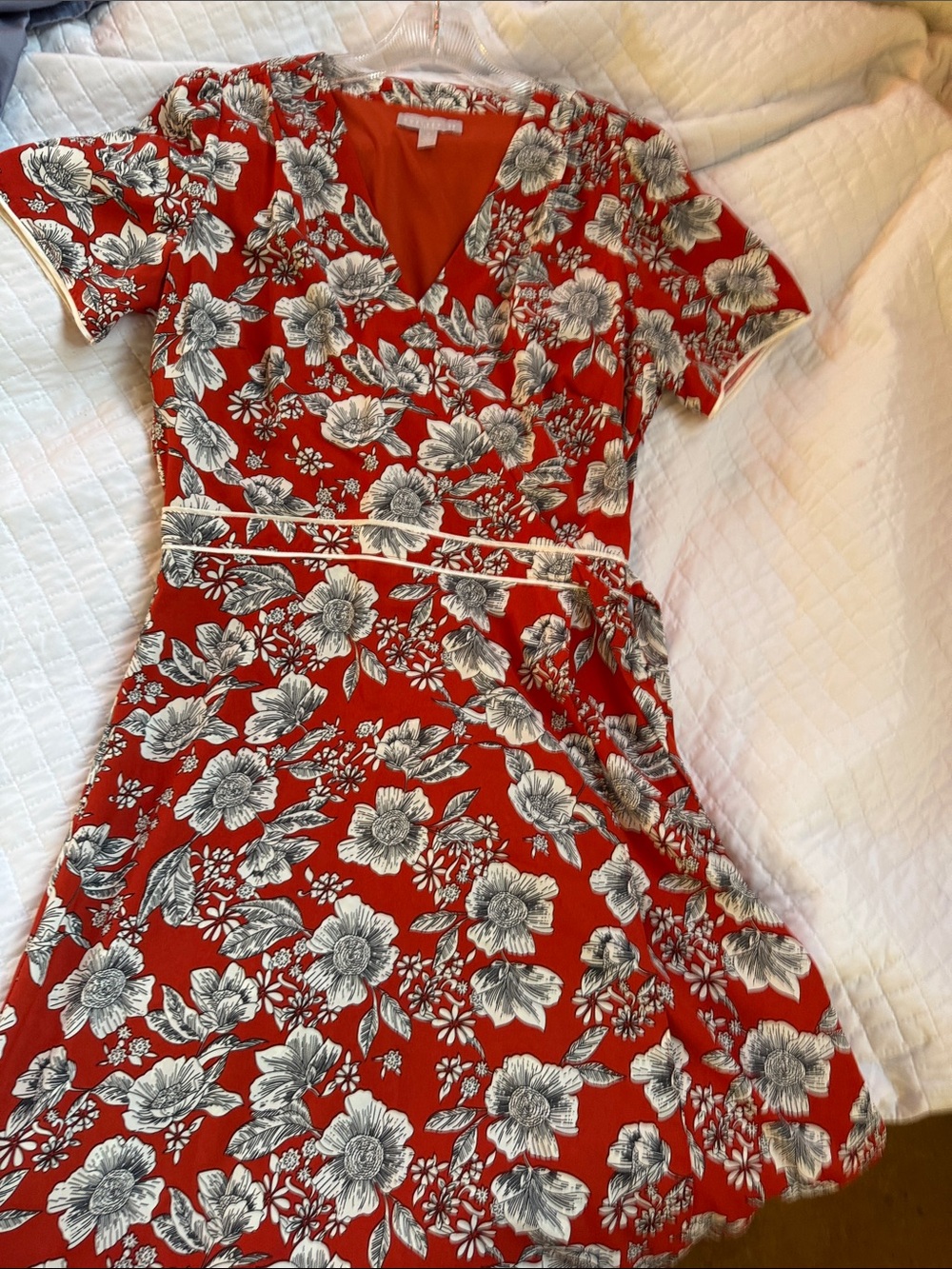 Chelsea28 Red Floral V-Neck Wrap Dress